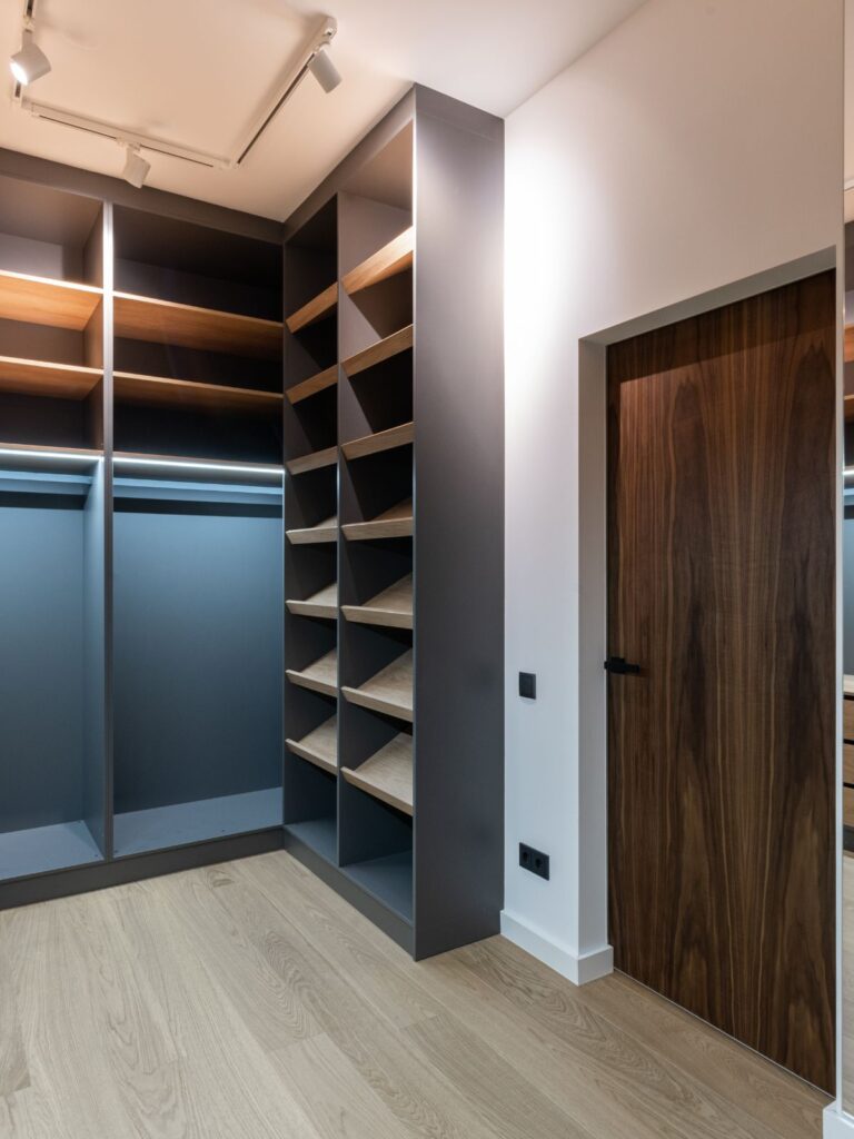 Szafy i garderoby na wymiar