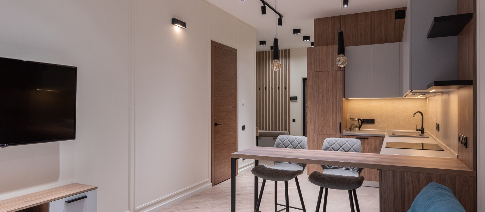 Przestronność w małym mieszkaniu – jak optycznie powiększyć wnętrze?