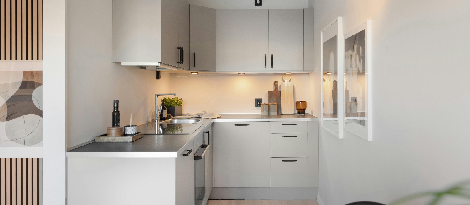 Mała kuchnia, wielki efekt – jak zaplanować kuchnię na wymiar w niewielkiej przestrzeni?