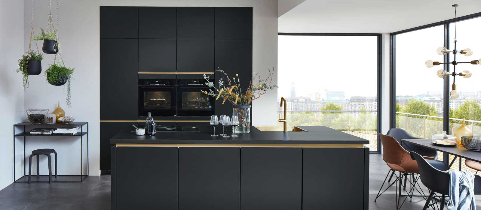 Meble na wymiar – co warto wiedzieć przed zamówieniem? Poradnik 2025